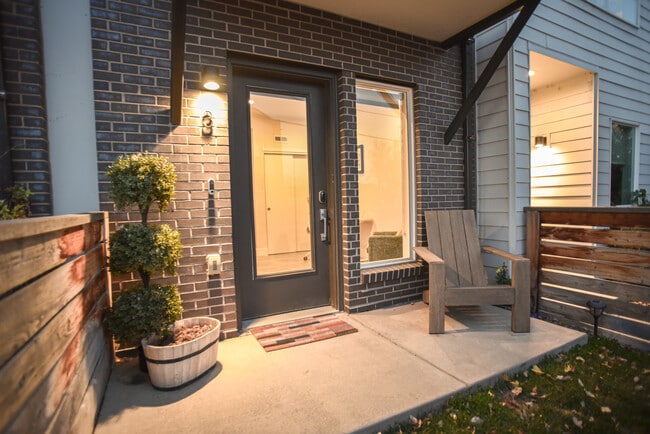 Building Photo - 3520 W Conejos Pl