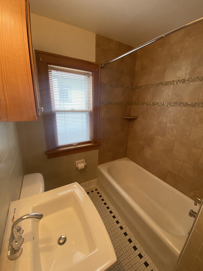 Bathroom - 337 N 70th St