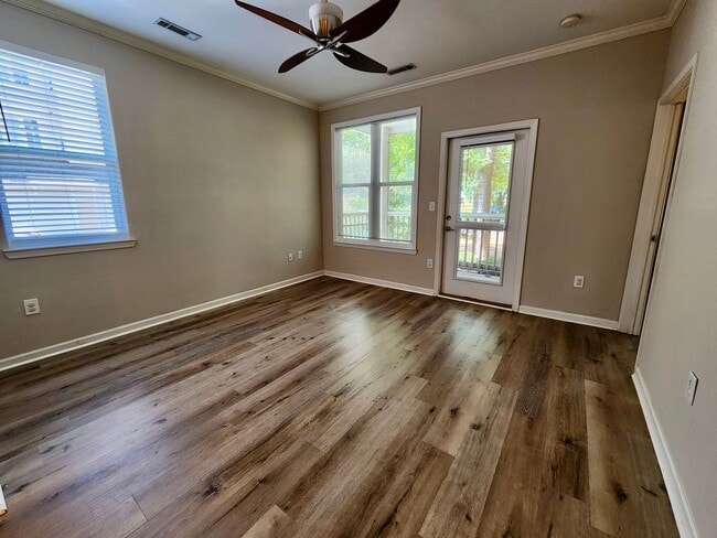 Building Photo - Two bedroom condo at 254 Seven Farms - Dan...