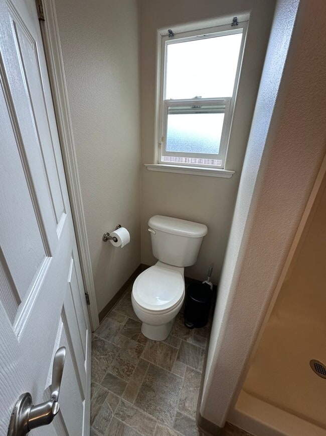 Building Photo - Sunny 3 Bedroom, 2 full bath w/Solar and B...
