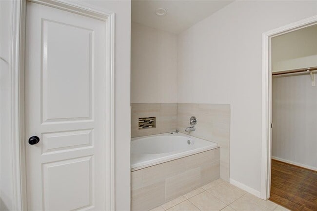 Building Photo - 322 Leafsage Ct