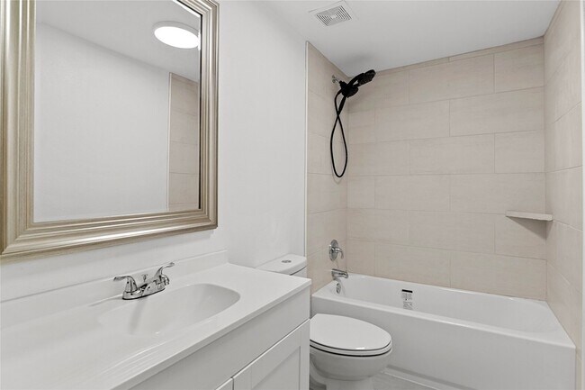 Building Photo - 5524 Dartmouth Ave