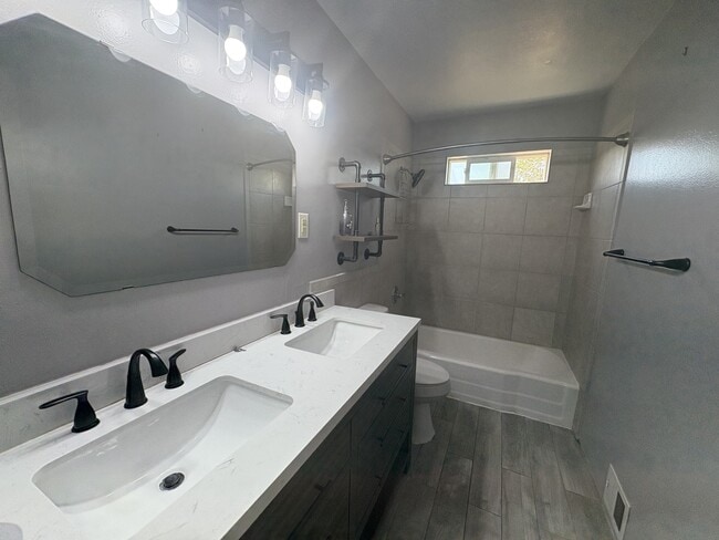 Building Photo - 3617 Parsifal St NE