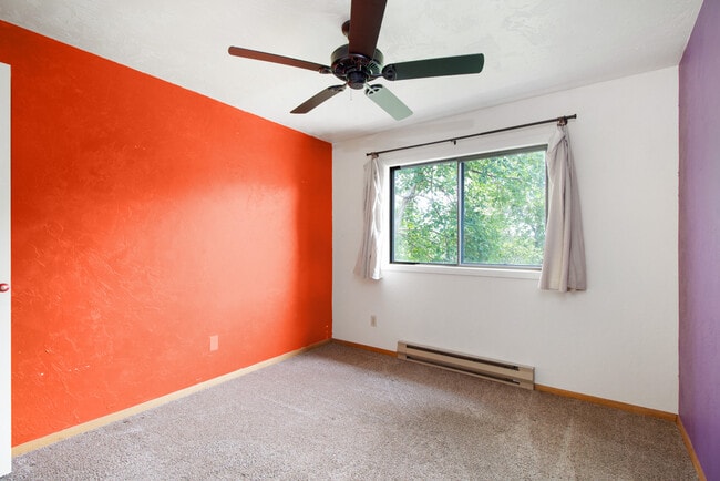 Building Photo - 850 Shenandoah Dr