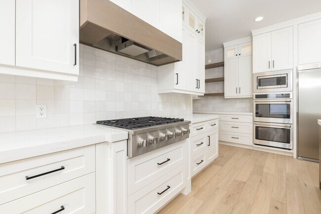 Building Photo - Brand New 6 Bed 4 Bath Rental with pool Near Sand Hollow!