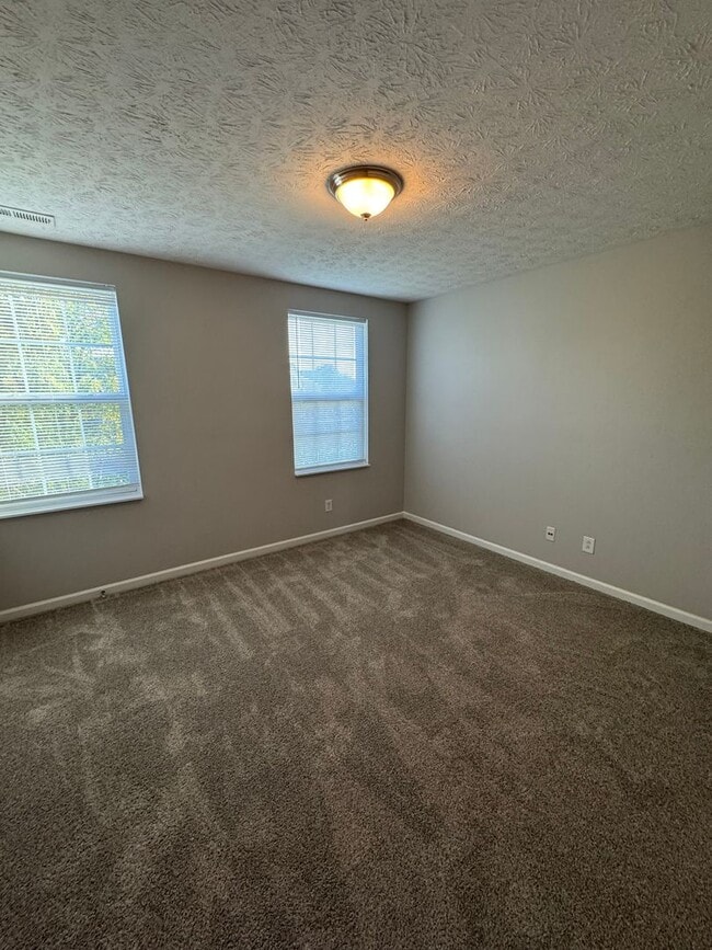 Building Photo - Franklin Twp - 4 BR h ome