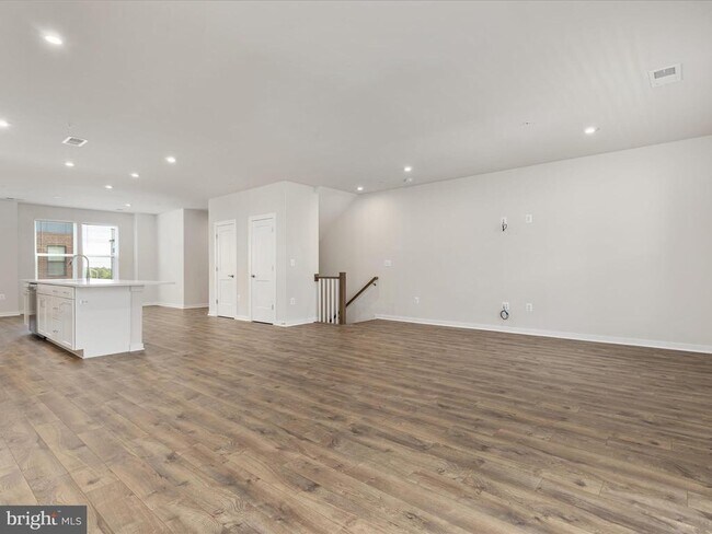 Building Photo - 44485 Wolfhound Sq
