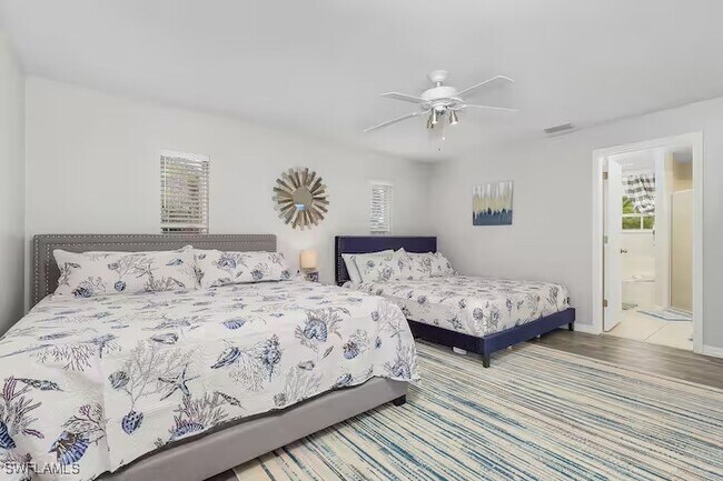 Building Photo - 2705 SW 11th Pl