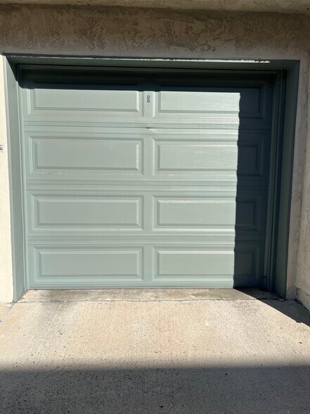 Building Photo - 4515 California Ave