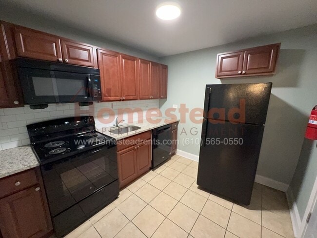 Primary Photo - 3 BEDROOM HOME IN CLIFTON HEIGHTS!