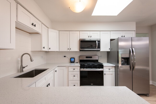 Building Photo - 13040 W Tanglewood Cir