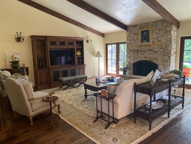 Building Photo - 0 Carmelo St