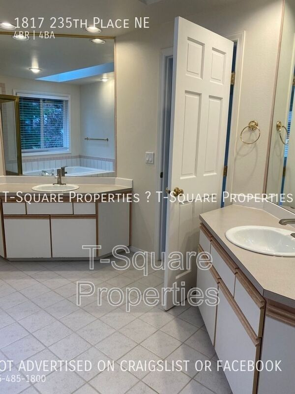 Building Photo - 1817 235th Pl NE