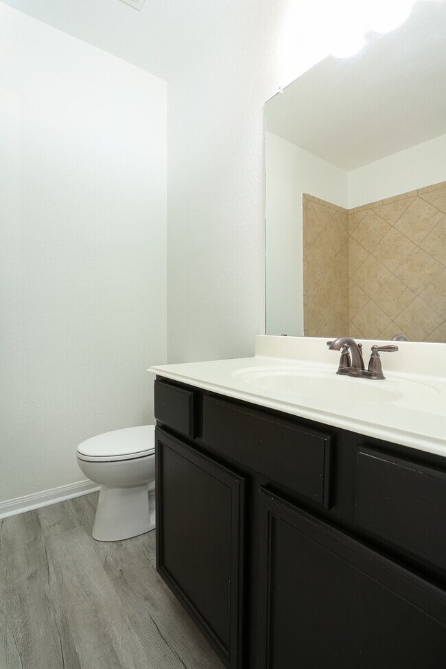 Building Photo - New Braunfels Home In Magnolia Springs