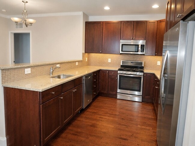 Building Photo - Spacious 2-Bedroom, 2-Bath Condo in Graduate Hospital with Thoughtful Layout