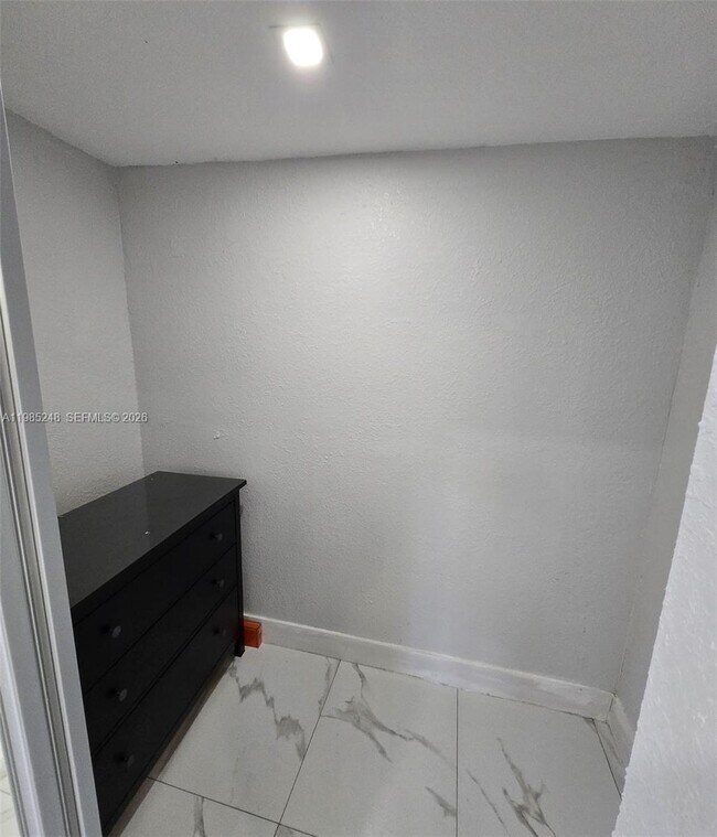 Building Photo - 1281 NE 110th St