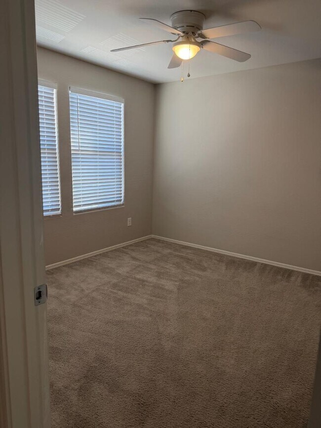 Building Photo - 1132 S Amulet