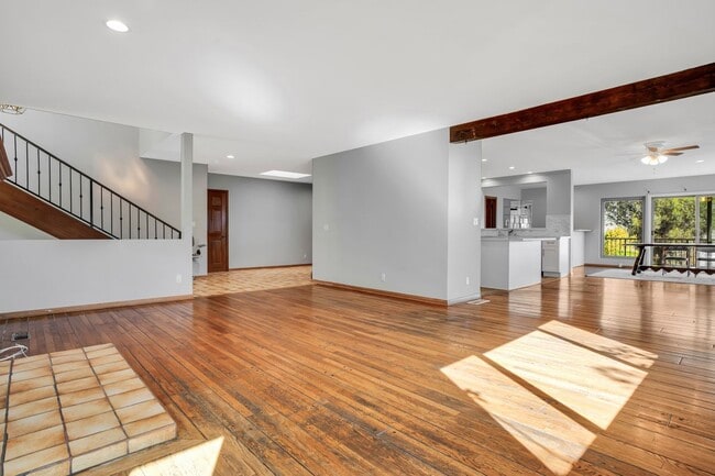 Building Photo - 15470 Longbow Dr