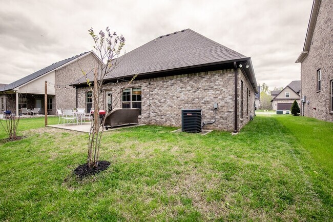 Building Photo - 5322 Honeybee Dr