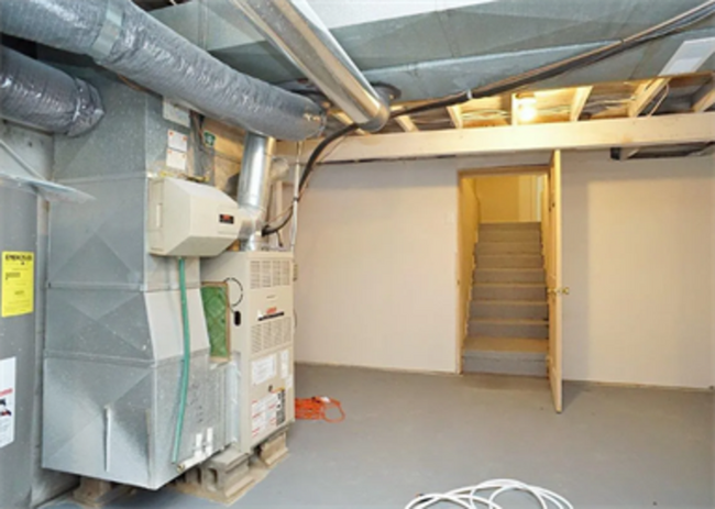 Building Photo - 541 W Belmont Ave