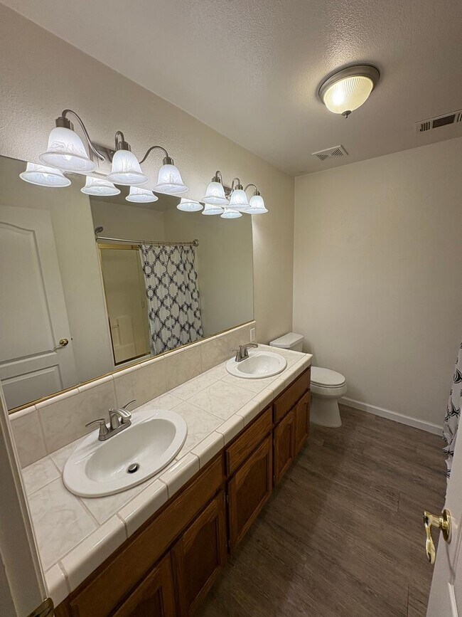 Building Photo - Beautiful home with pool Available Now!