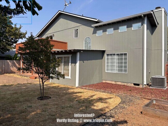 Building Photo - 694 Driftwood Dr