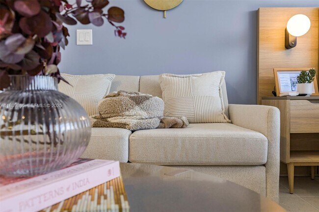 Building Photo - 159 NE 6th St