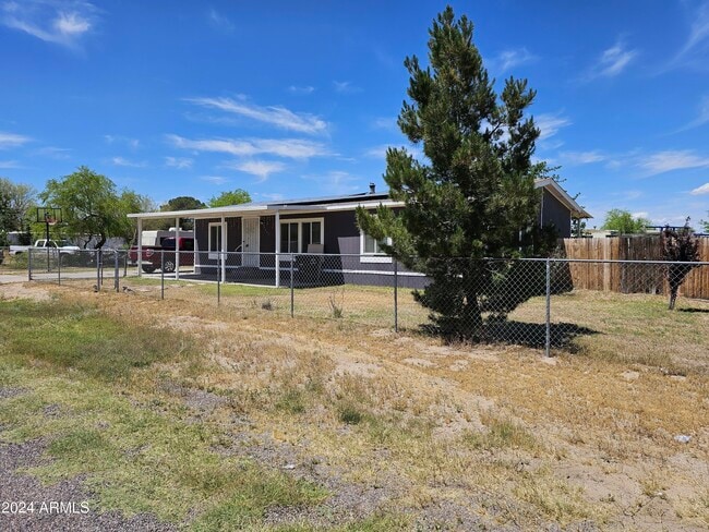 Building Photo - 1042 W Ocotilla St