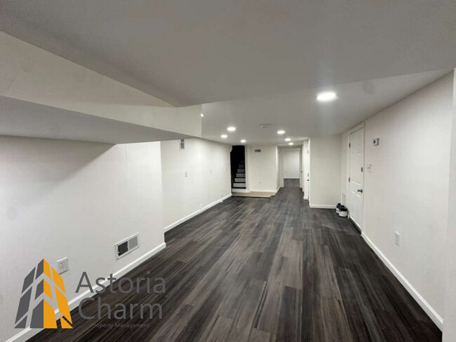 Building Photo - 3 Bedroom Plus Two Dens with Finished Basement on Harford Road