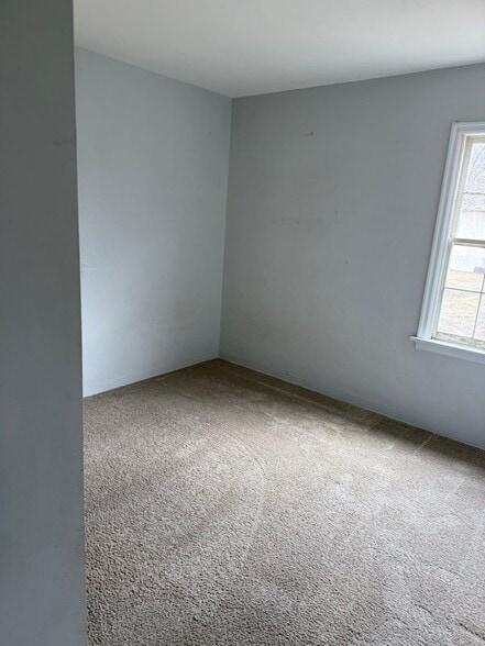 Building Photo - 138 W Laurel Ave