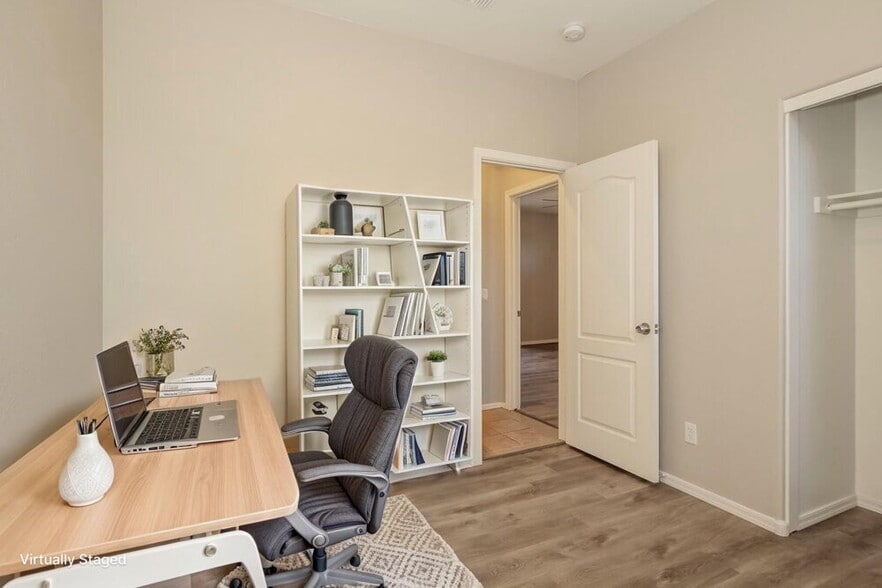 Building Photo - 8713 N 58th Ln