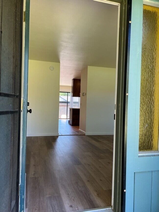 Building Photo - Spacious Condo with Private Patio