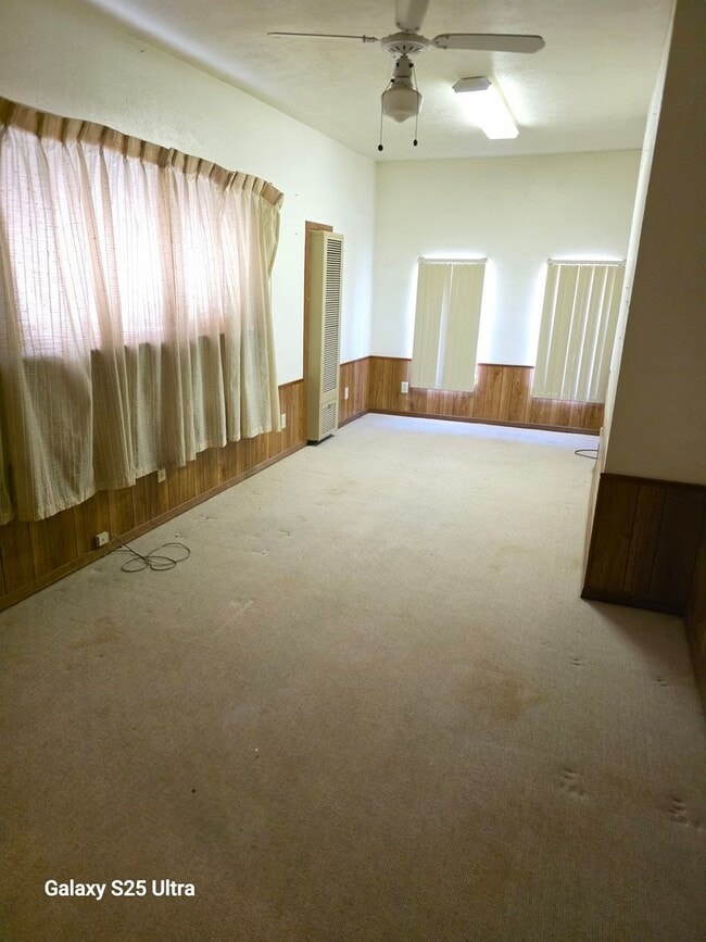 Building Photo - Large 3 Bedrooms, 2 Bath Home for Rent