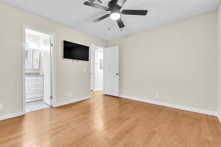 Building Photo - 924 Falconhead Ln