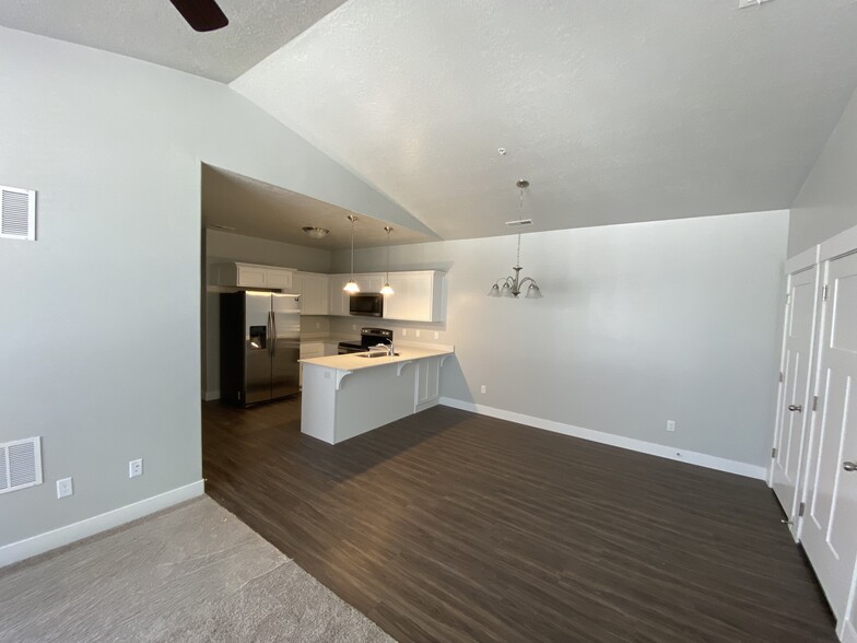 Building Photo - 4076 W 1530 N