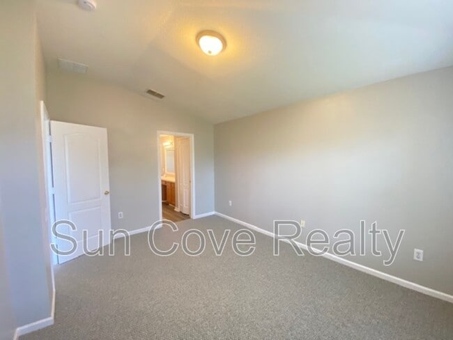 Building Photo - 5107 Gato Del Sol Cir