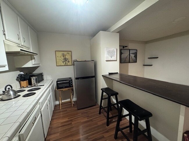 Primary Photo - Modern Furnished Studio in Point Loma – Mi...