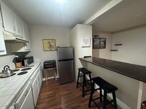 Building Photo - Modern Furnished Studio in Point Loma – Mi...