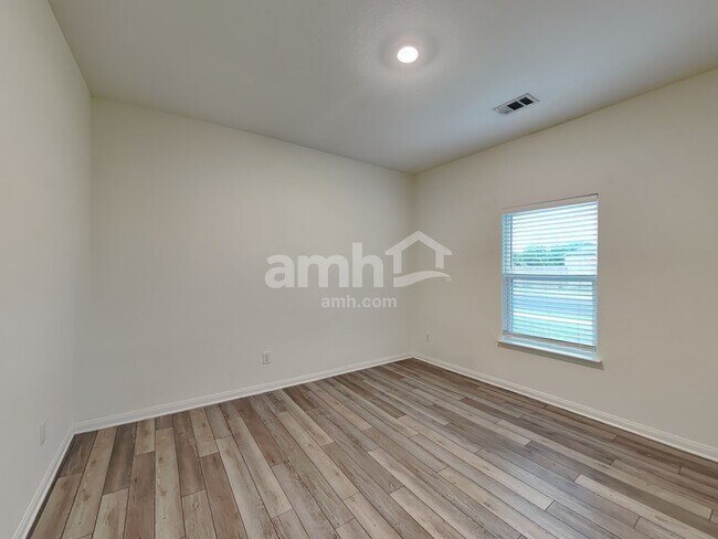 Building Photo - 1270 Treeta Trail