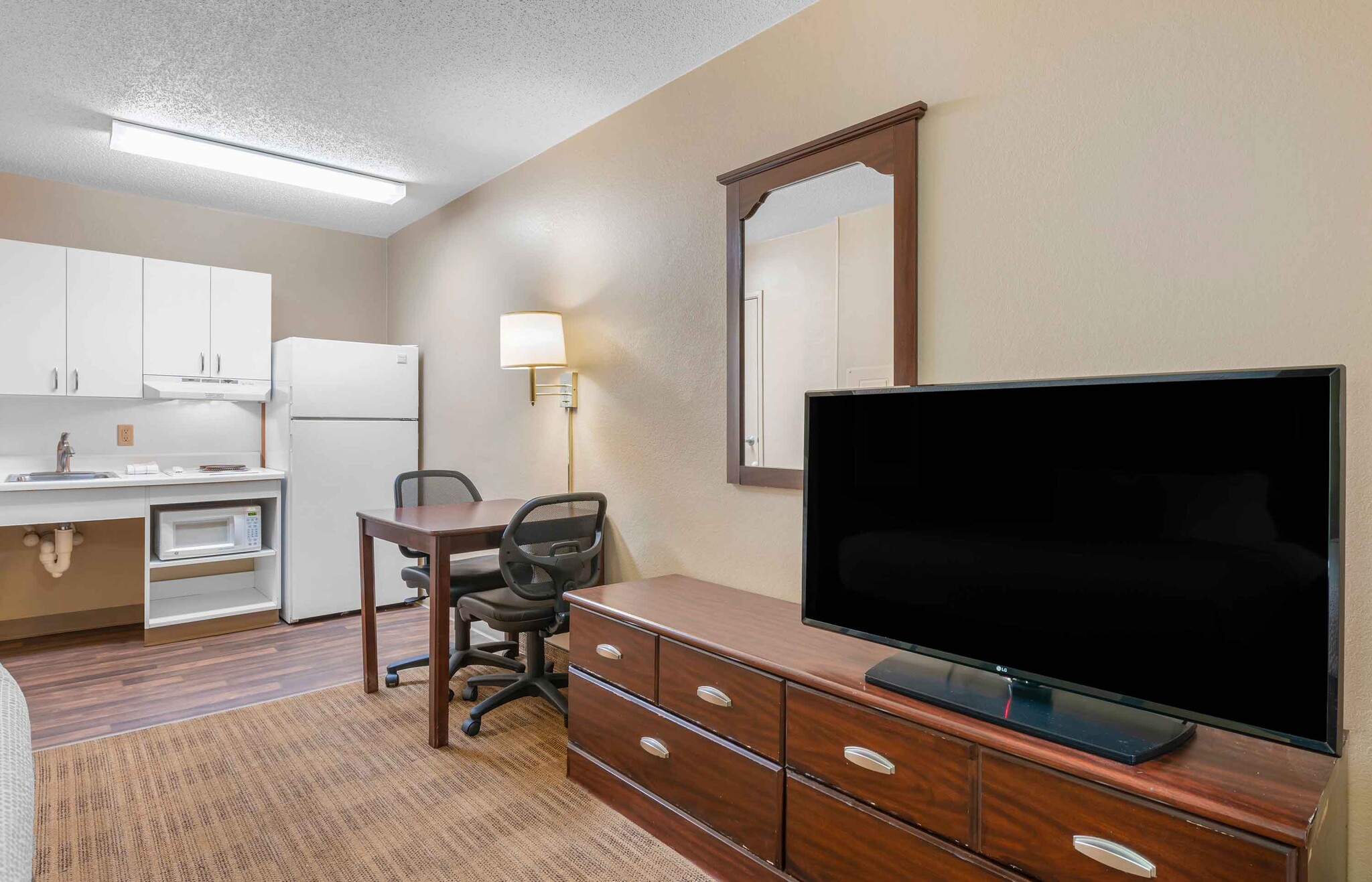 Building Photo - Furnished Studio-Fort Worth - Medical Center