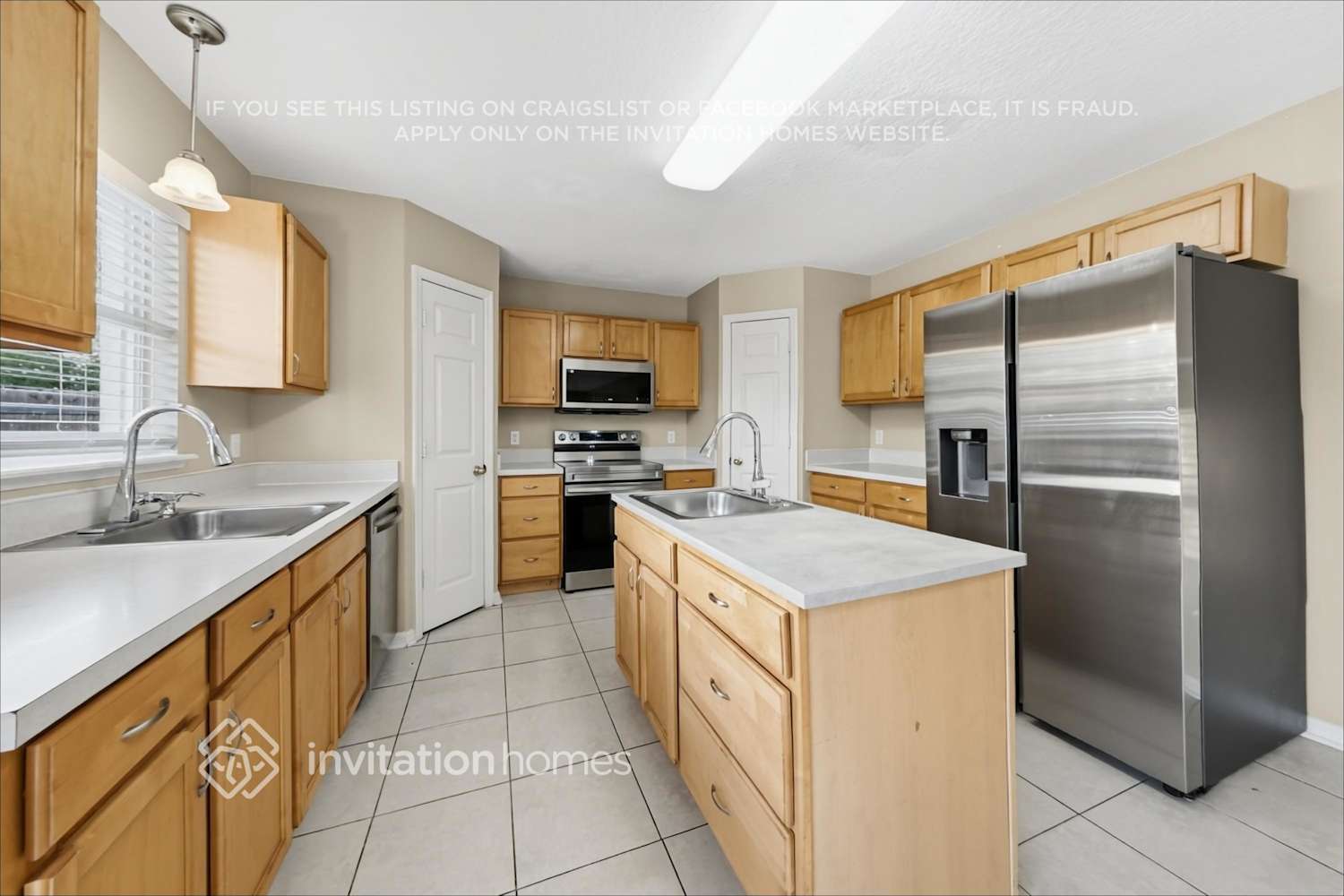 Building Photo - 13501 Mango Bay Dr