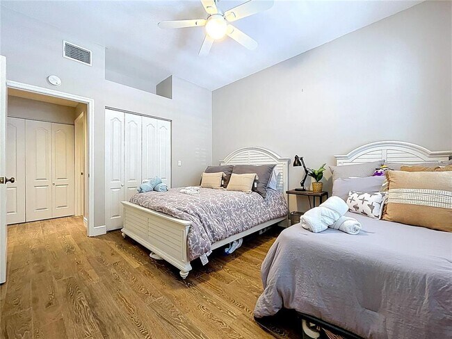 Building Photo - 3803 54th Dr W