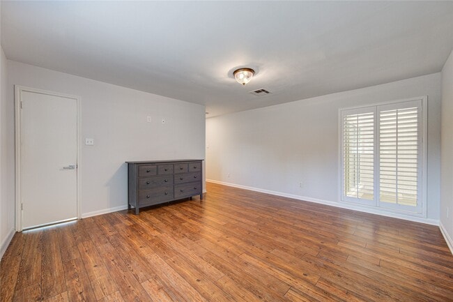 Building Photo - 438 E Fair Harbor Ln