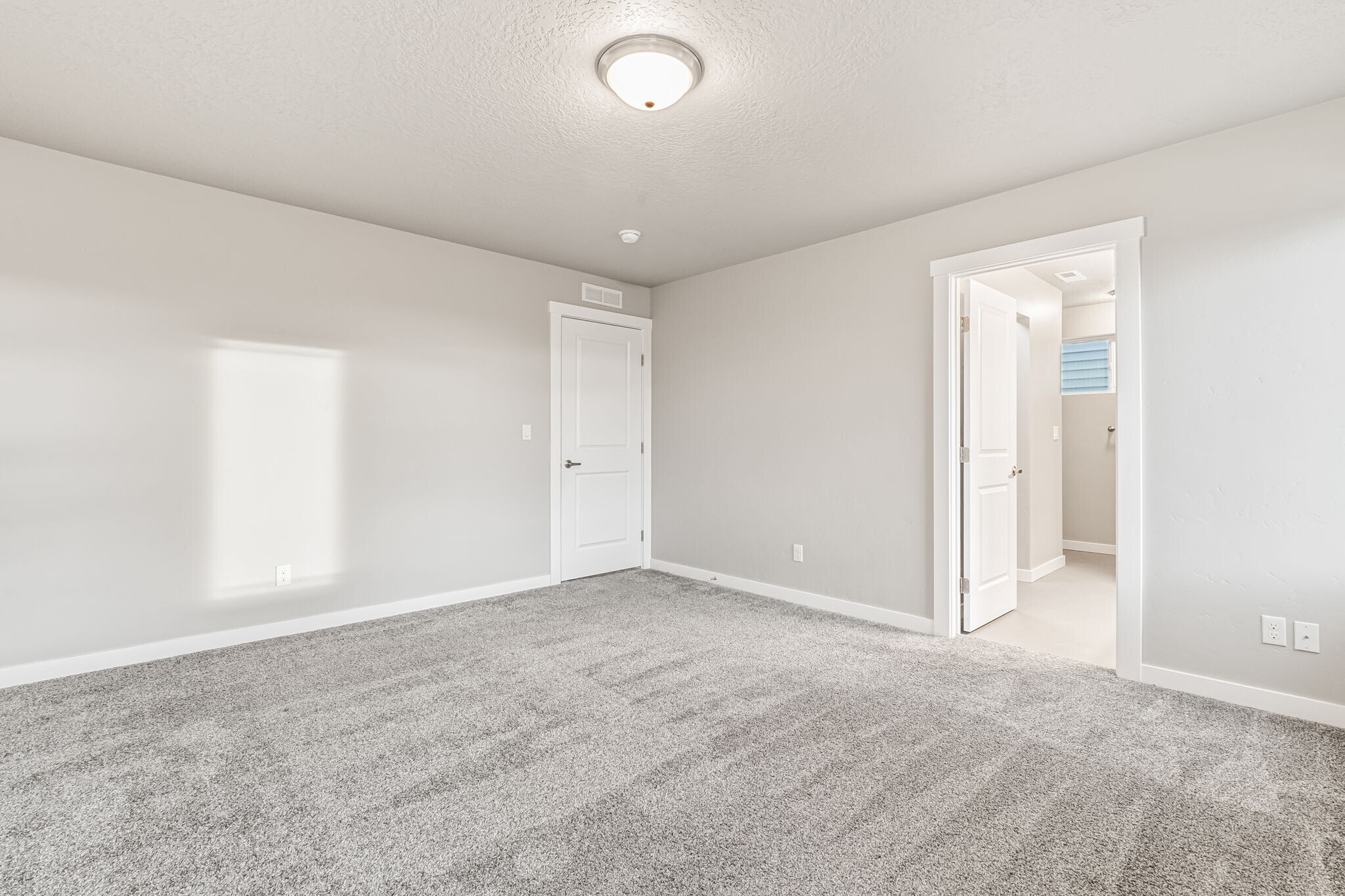 Building Photo - 2169 S Hills Ave