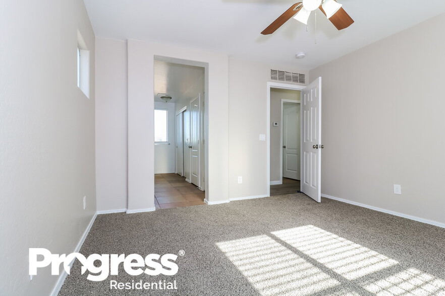 Building Photo - 111 N 65th Dr