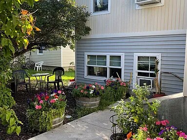 Building Photo - 1949 S 9th St W