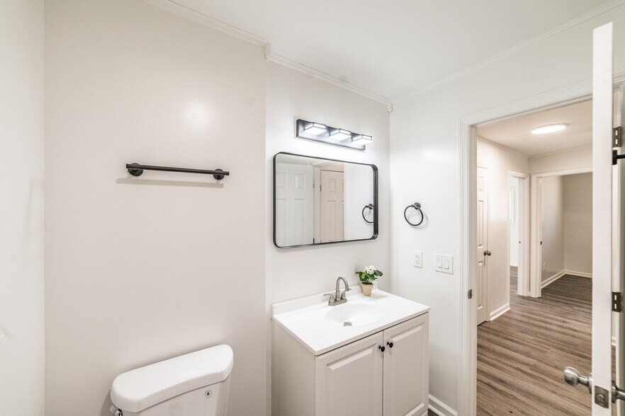 Building Photo - 3610 Dawnwood Dr NW