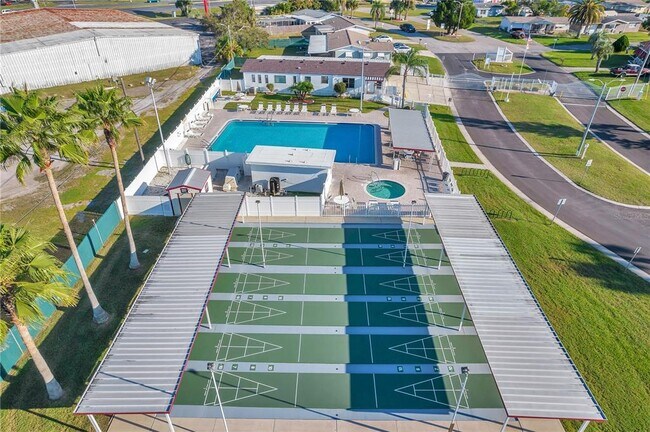 Building Photo - 10810 Freedom Dr