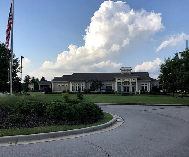Building Photo - 103 Woodsbrook Pl SW