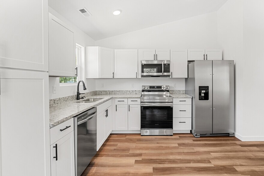 Building Photo - 212 Avenue C